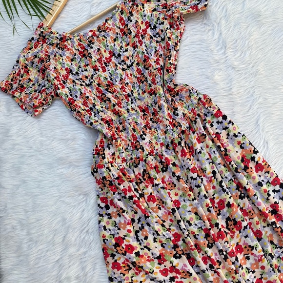 🌻Curve Red Floral Bardot Maxi Dress 
🌻bust-36,38
🌻length-57 - Picture 3 of 7